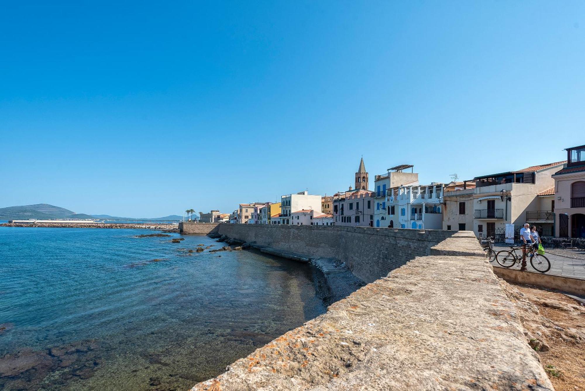 Carlo Alberto Apartment, Alghero Old Town, Near The Beach מראה חיצוני תמונה
